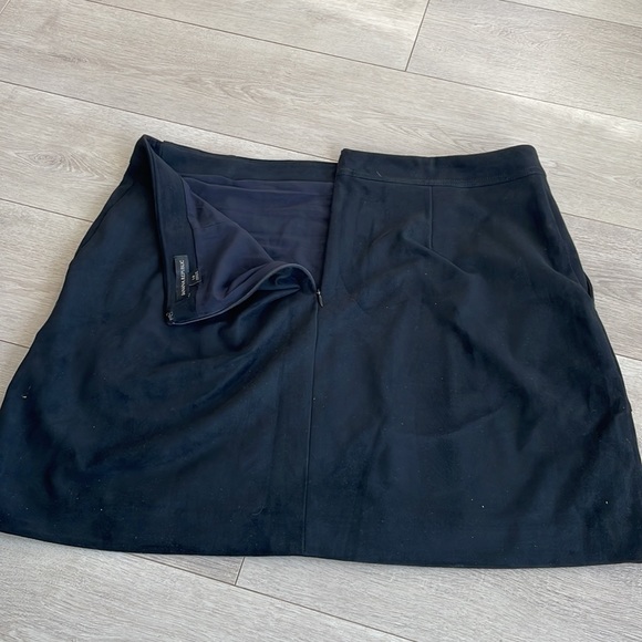 Banana republic suede skirt with pockets - Picture 3 of 10